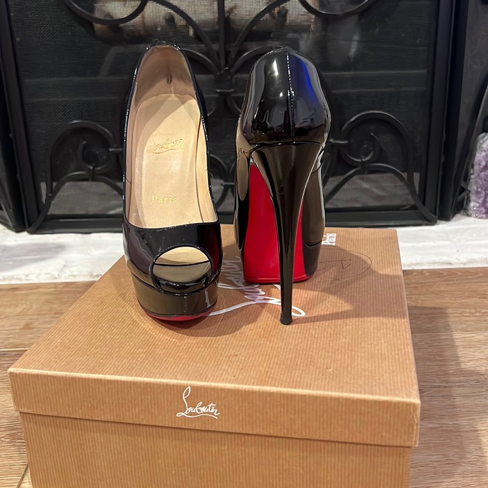 Authentic Christian Loubotin Lady Peeps patent leather